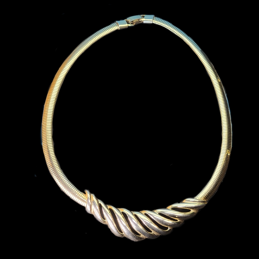 OMEGA GOLD TONE NECKLESS
